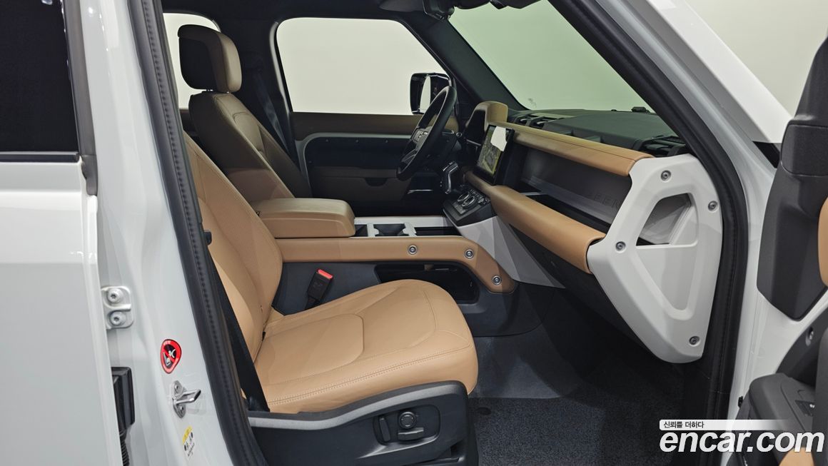 Land Rover Defender 2025