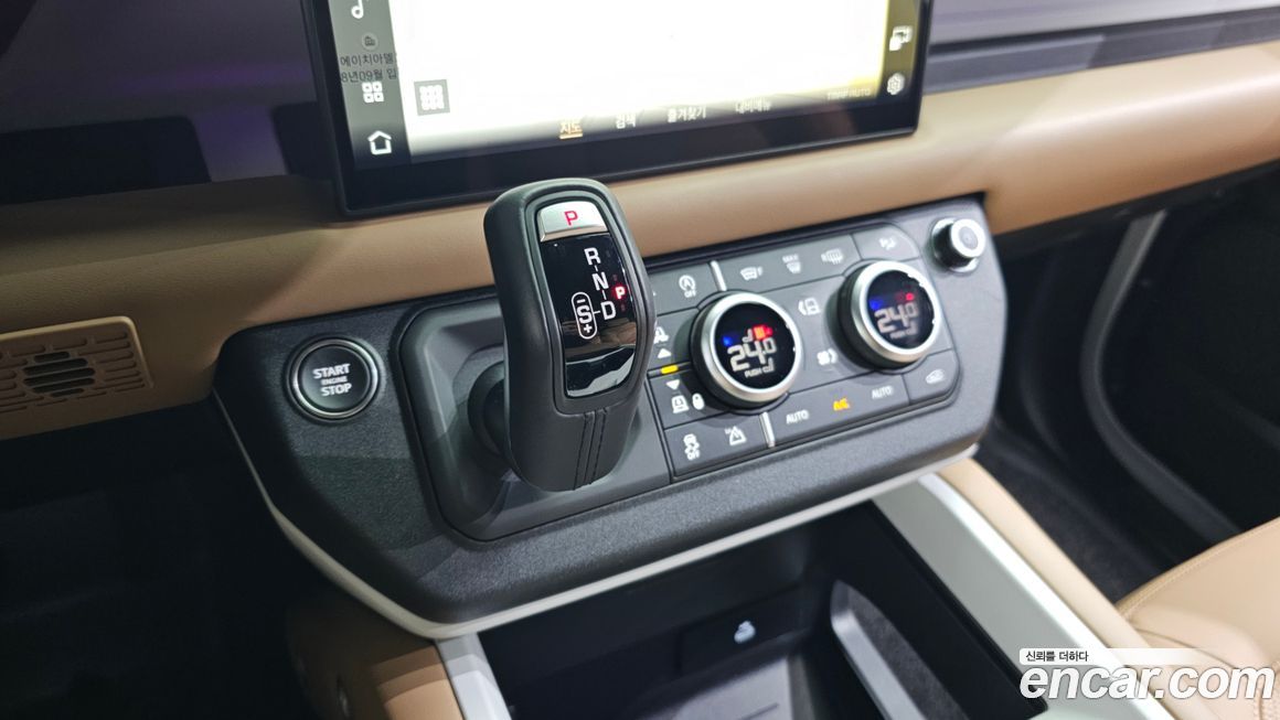 Land Rover Defender 2025