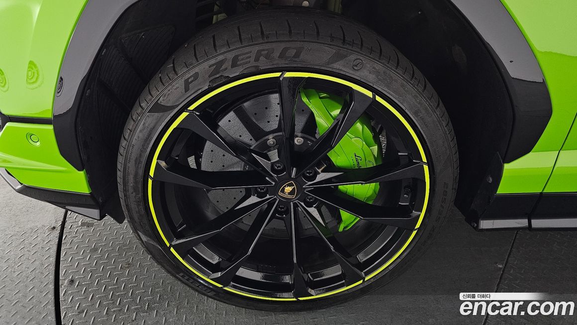 Lamborghini Urus 2024