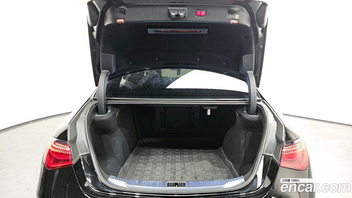 Mercedes-Benz S-Class 2022