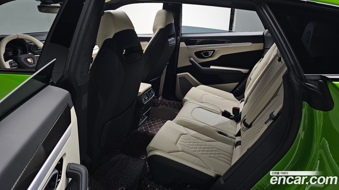 Lamborghini Urus 2024