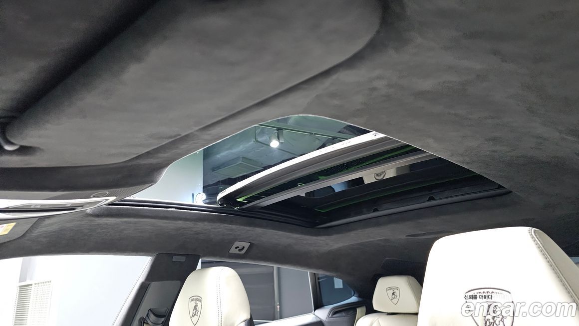 Lamborghini Urus 2024