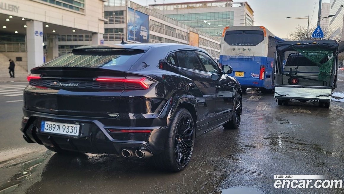 Lamborghini Urus 2025