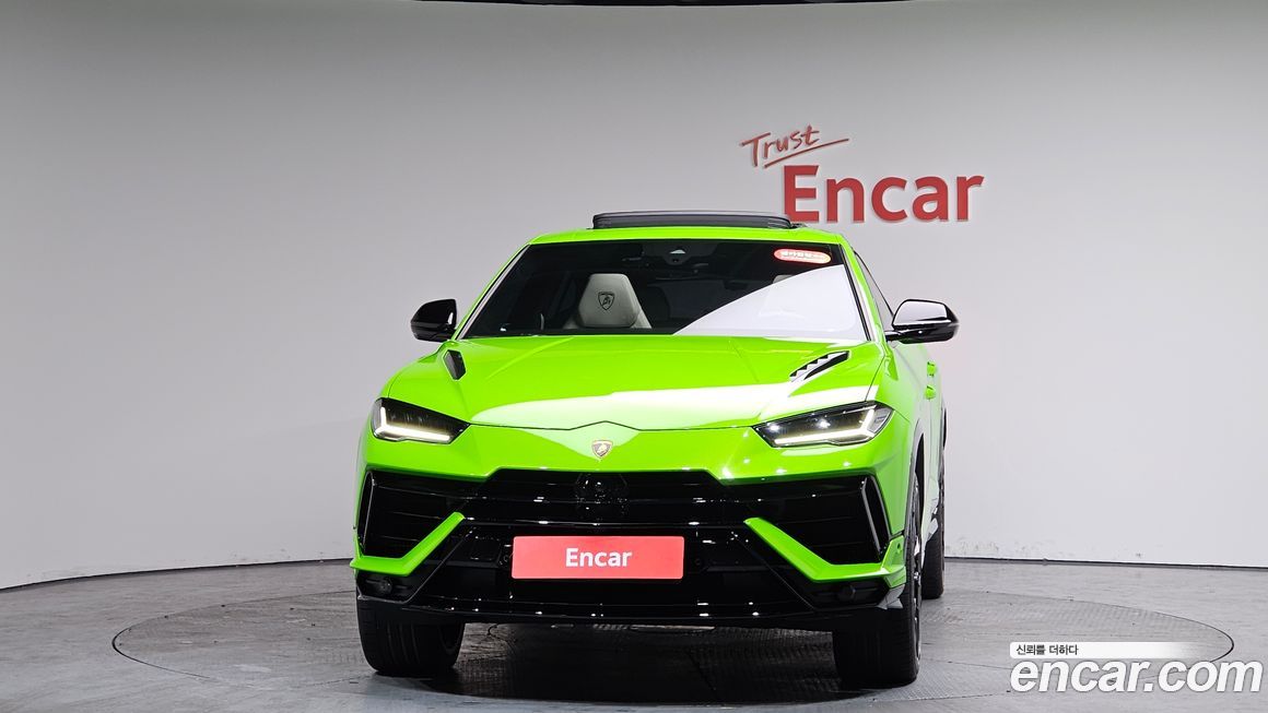 Lamborghini Urus 2024