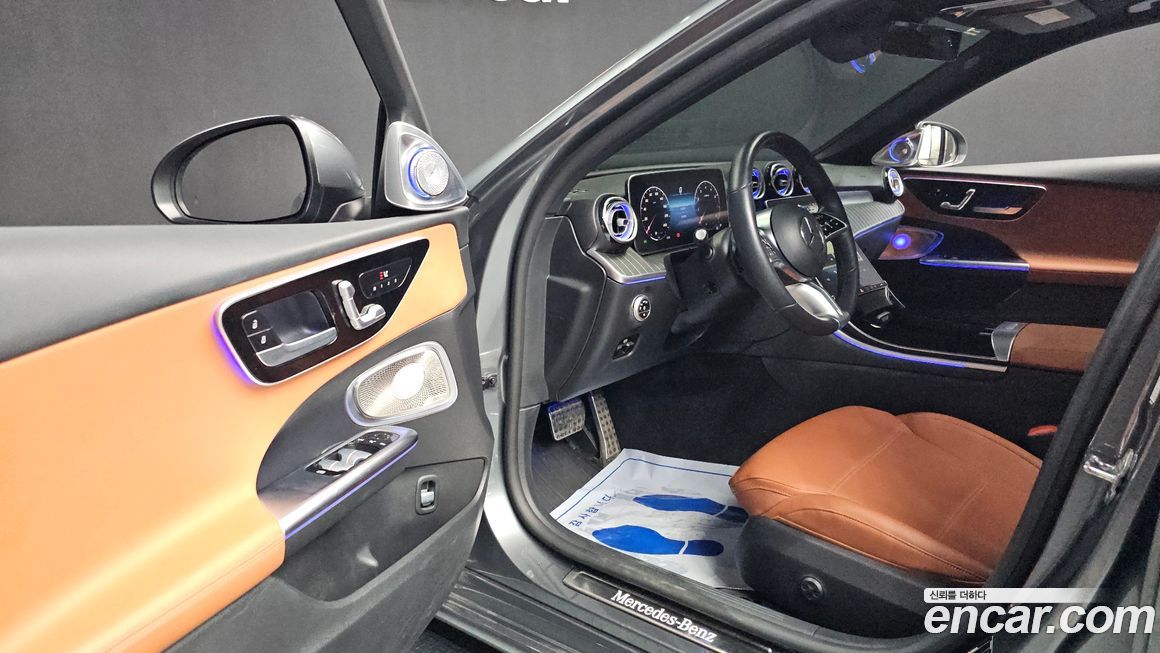 Mercedes-Benz C-Class 2023