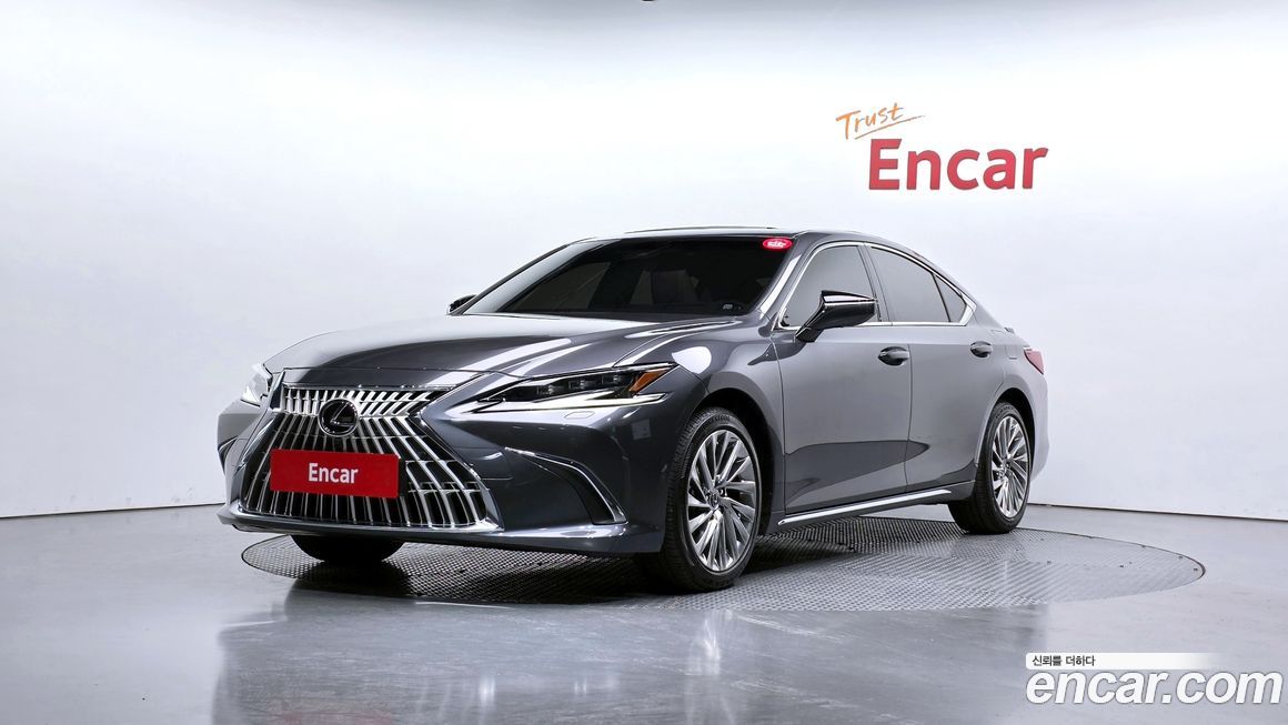 Lexus ES 2026
