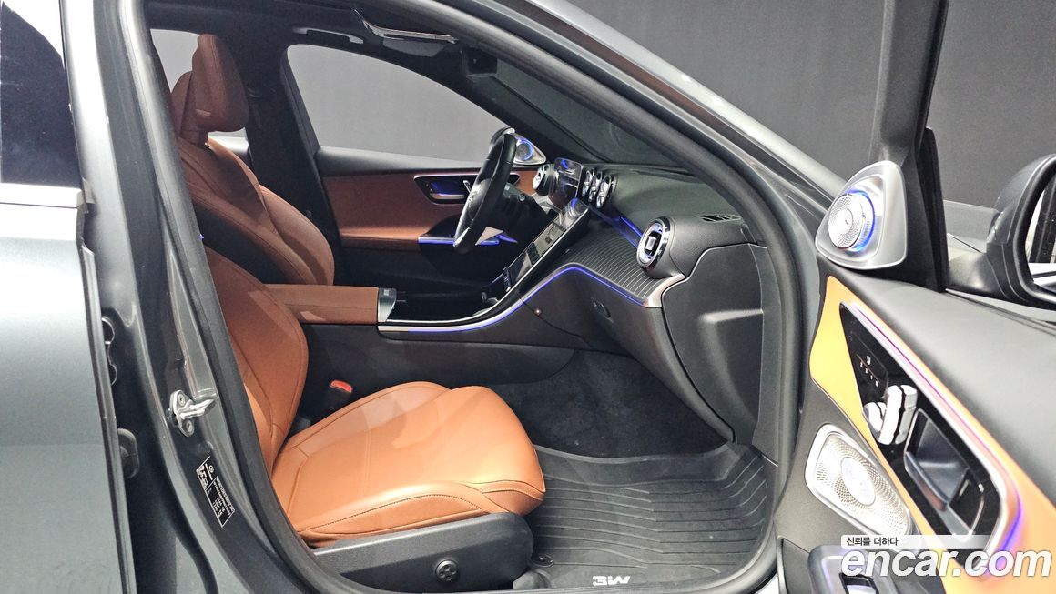 Mercedes-Benz C-Class 2023