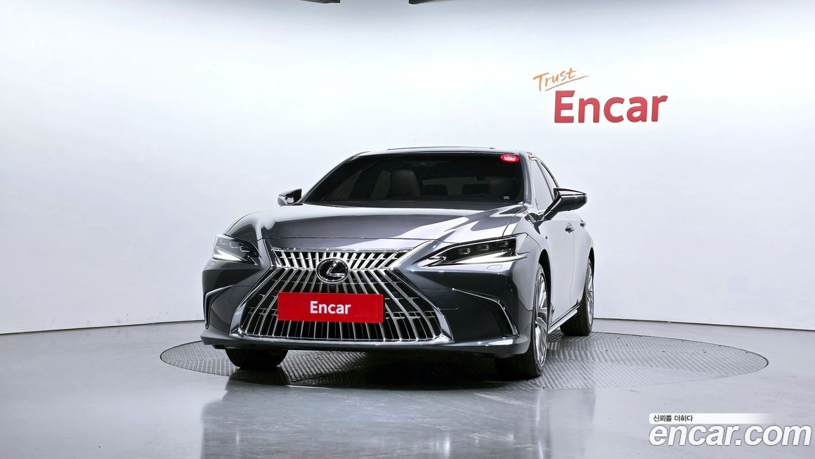 Lexus ES 2026