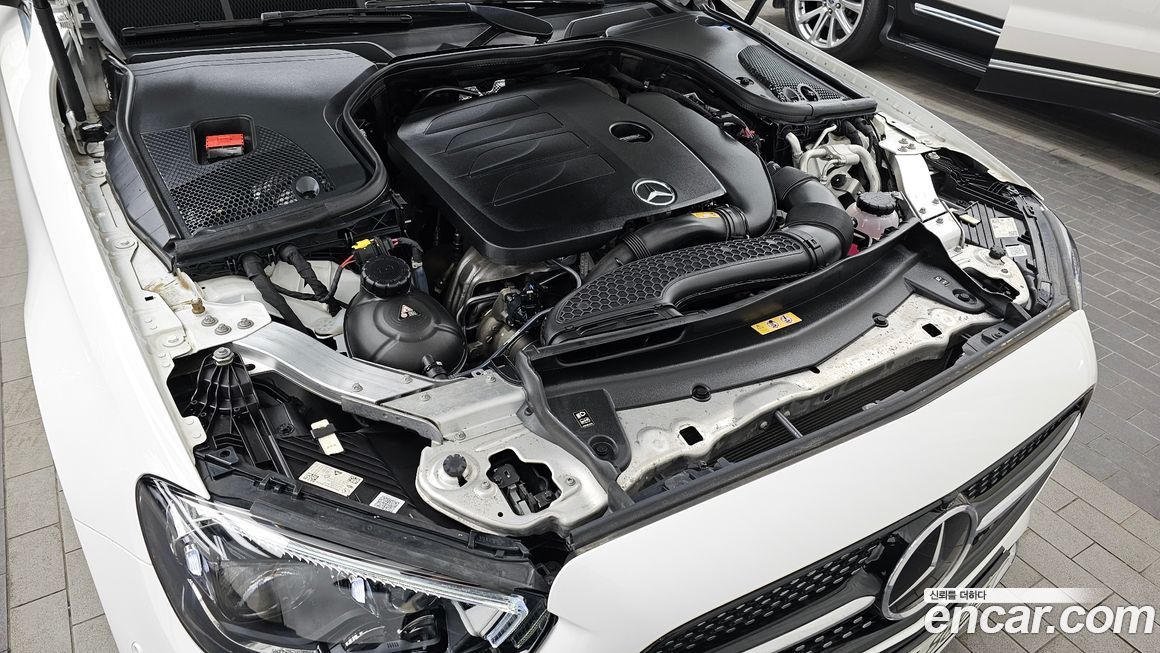 Mercedes-Benz E-Class 2022