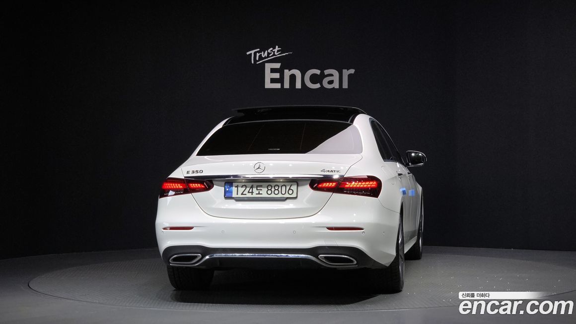Mercedes-Benz E-Class 2022