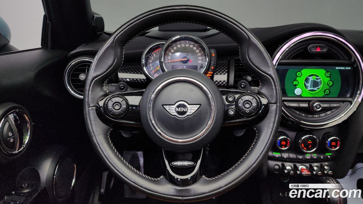 Mini Cooper Convertible 2018