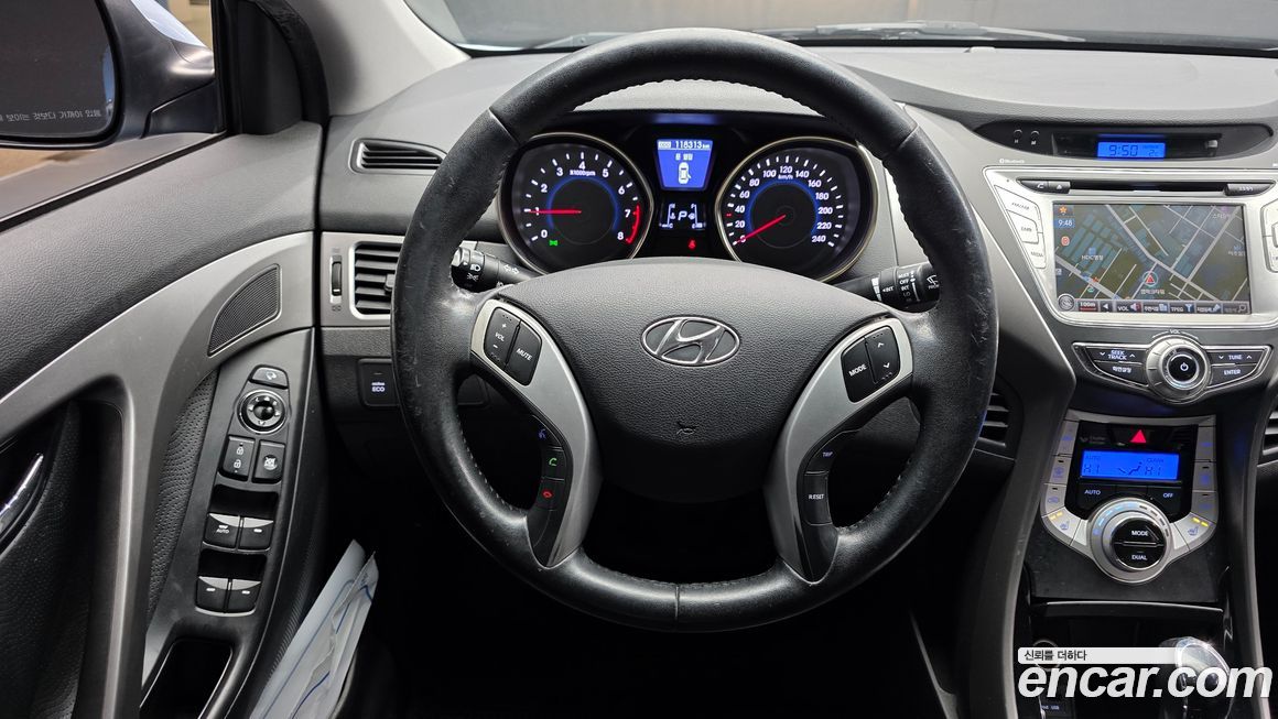 Hyundai AVANTE 2011