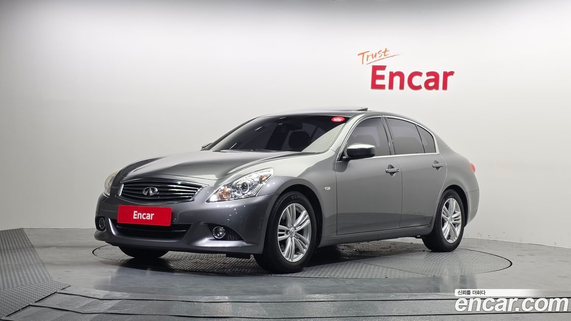 Infiniti G 2011