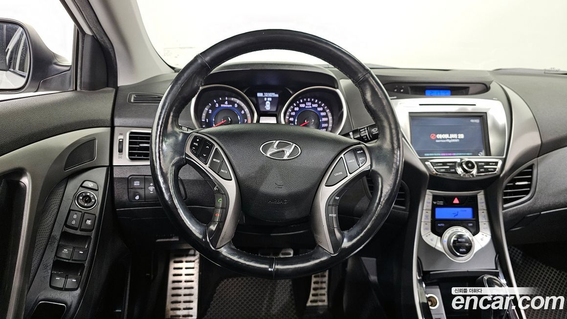 Hyundai AVANTE 2012