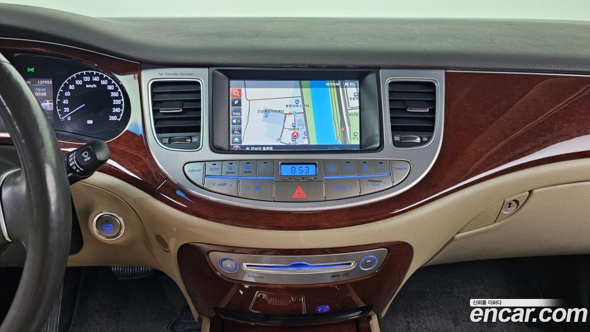 Hyundai Genesis 2012