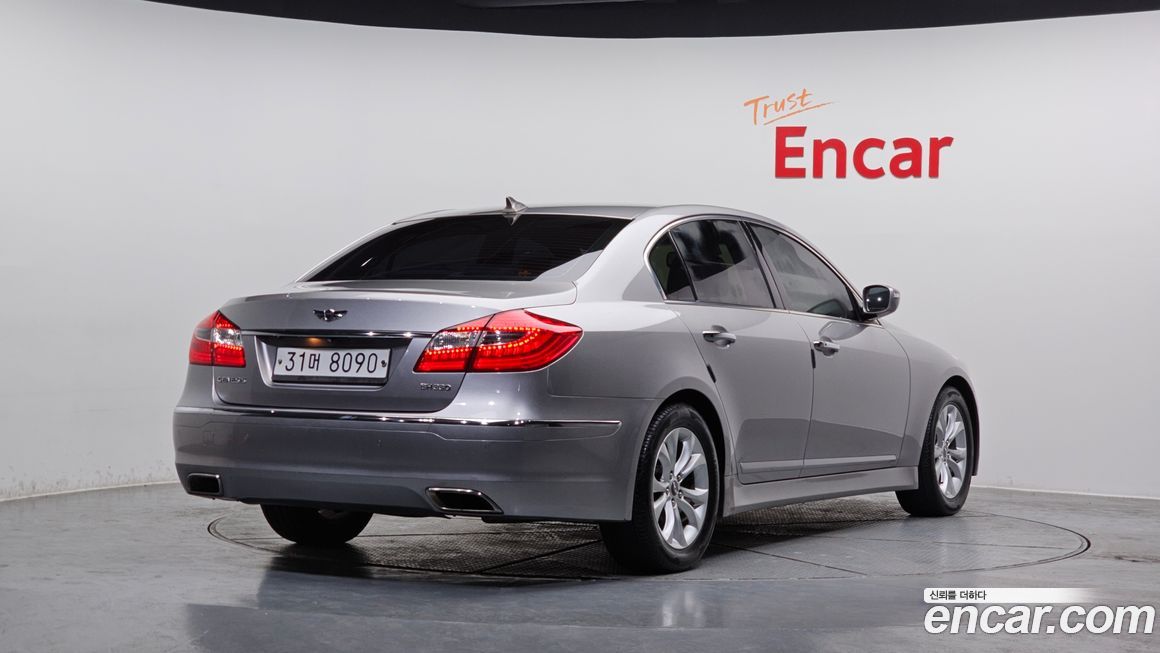 Hyundai Genesis 2012