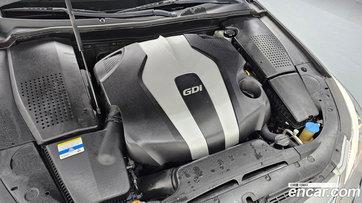 Hyundai Genesis 2012