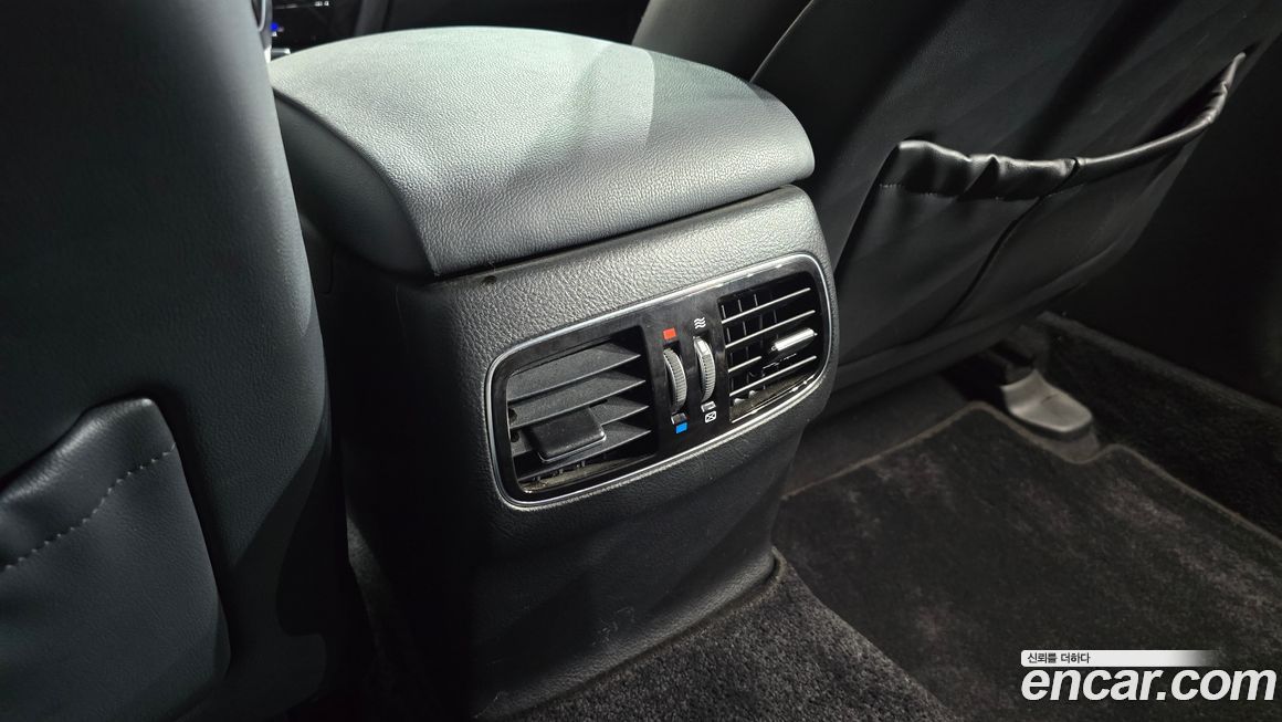 Hyundai Genesis 2013