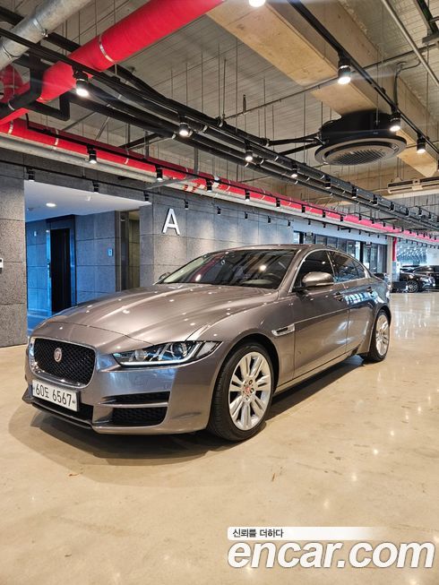 Jaguar XE 2016