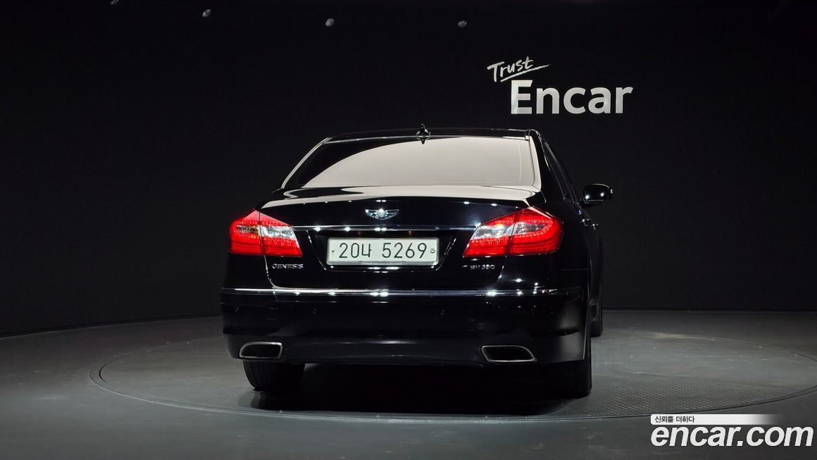 Hyundai Genesis 2013