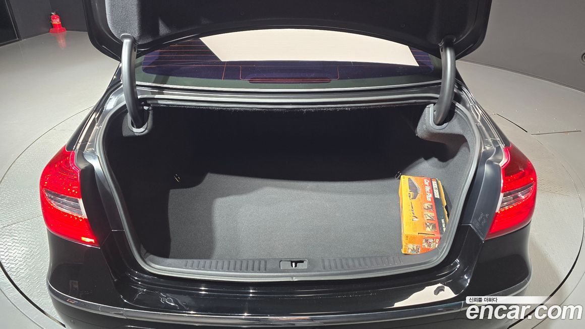 Hyundai Genesis 2013