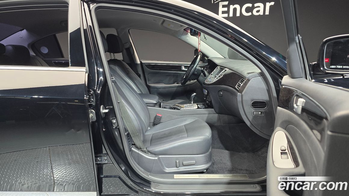 Hyundai Genesis 2013