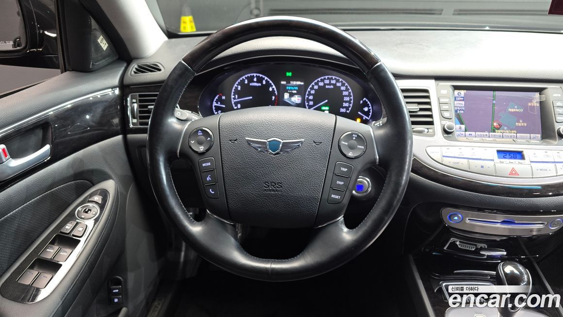 Hyundai Genesis 2013