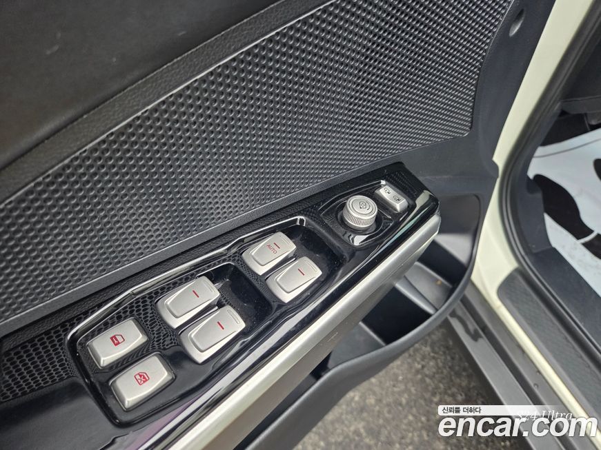 KG_Mobility_Ssangyong TIBOLI 2015