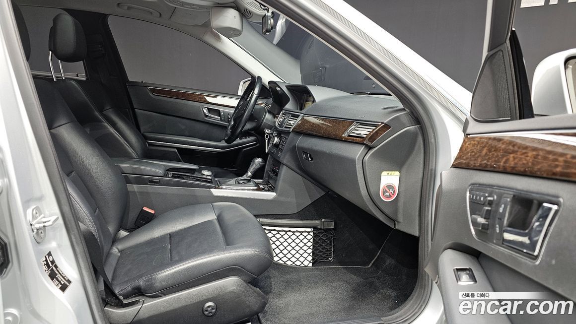 Mercedes-Benz E-Class 2011