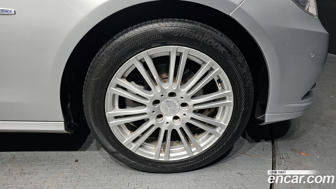 Mercedes-Benz E-Class 2011