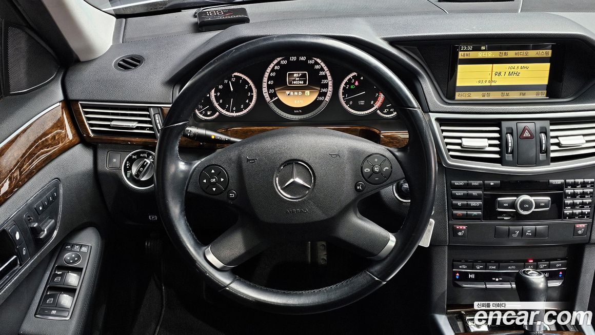 Mercedes-Benz E-Class 2011