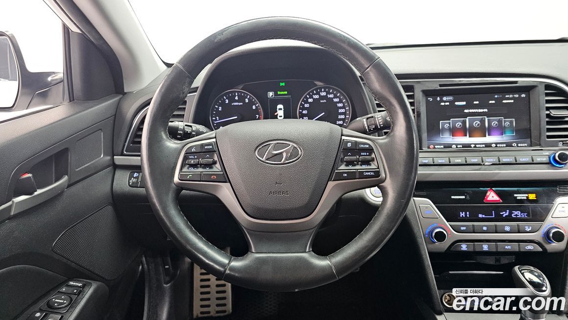 Hyundai AVANTE 2016