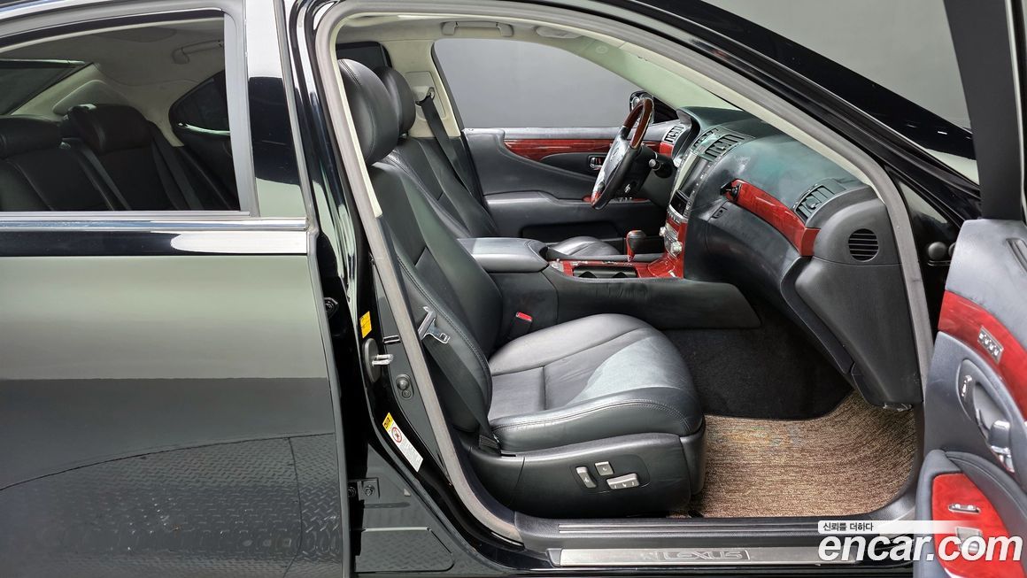 Lexus LS 2010