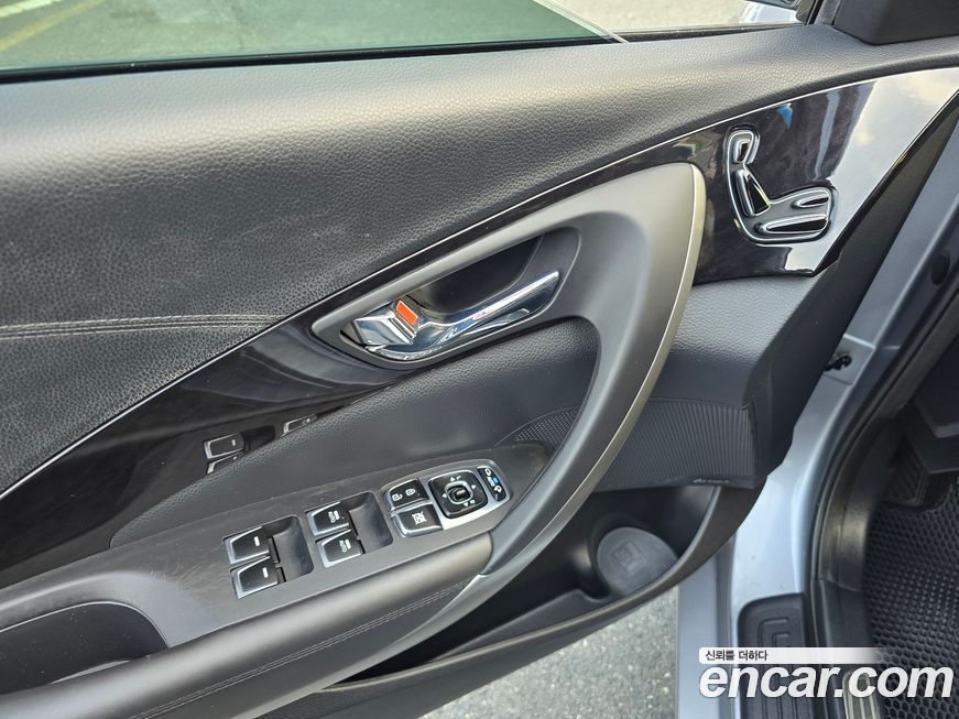 Hyundai Grandeur 2015