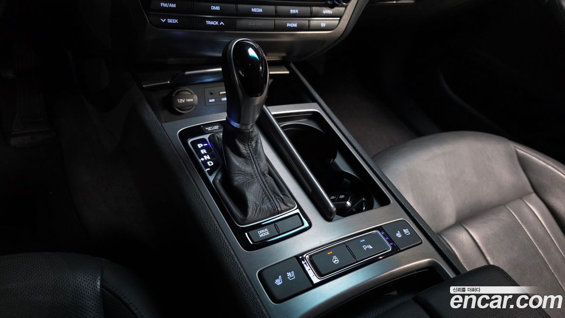 Hyundai Genesis 2015