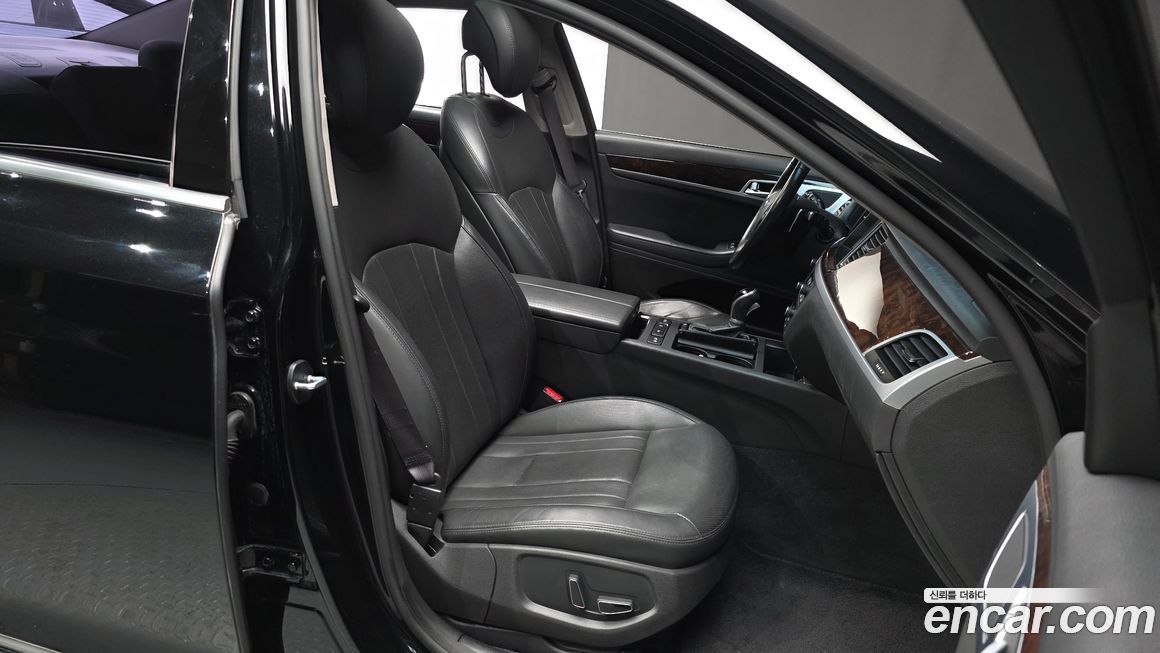 Hyundai Genesis 2015