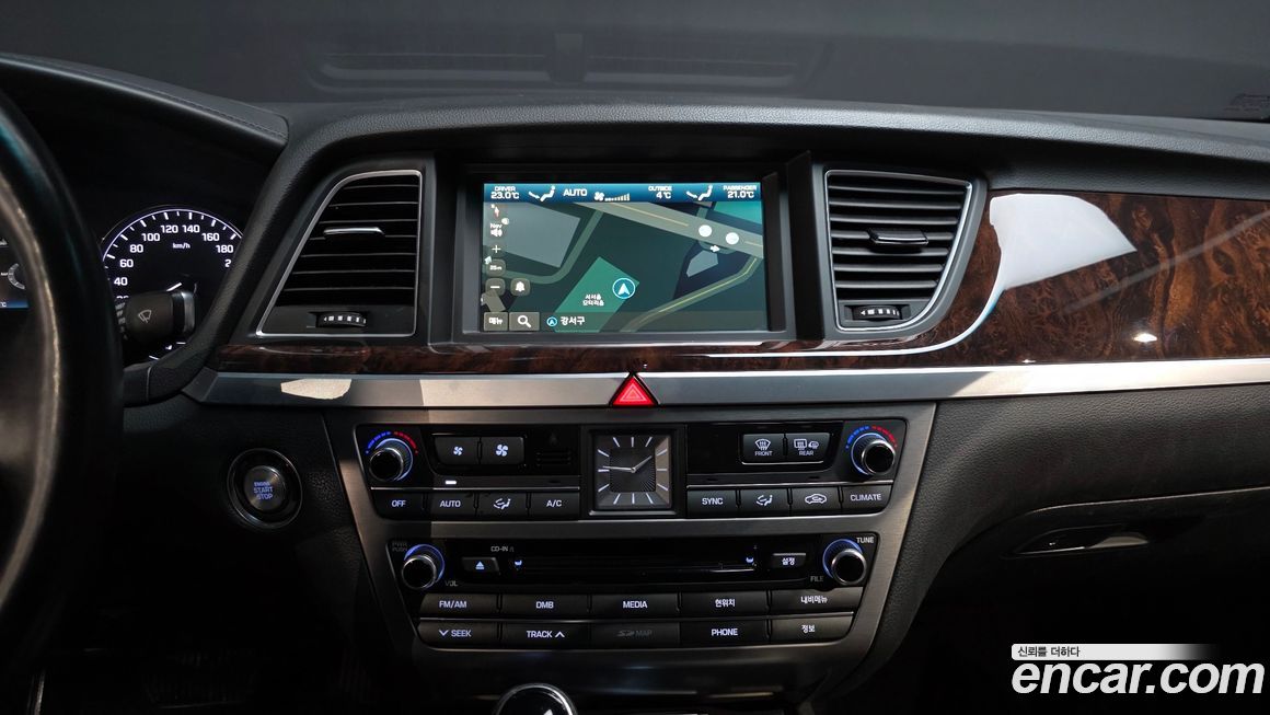 Hyundai Genesis 2015