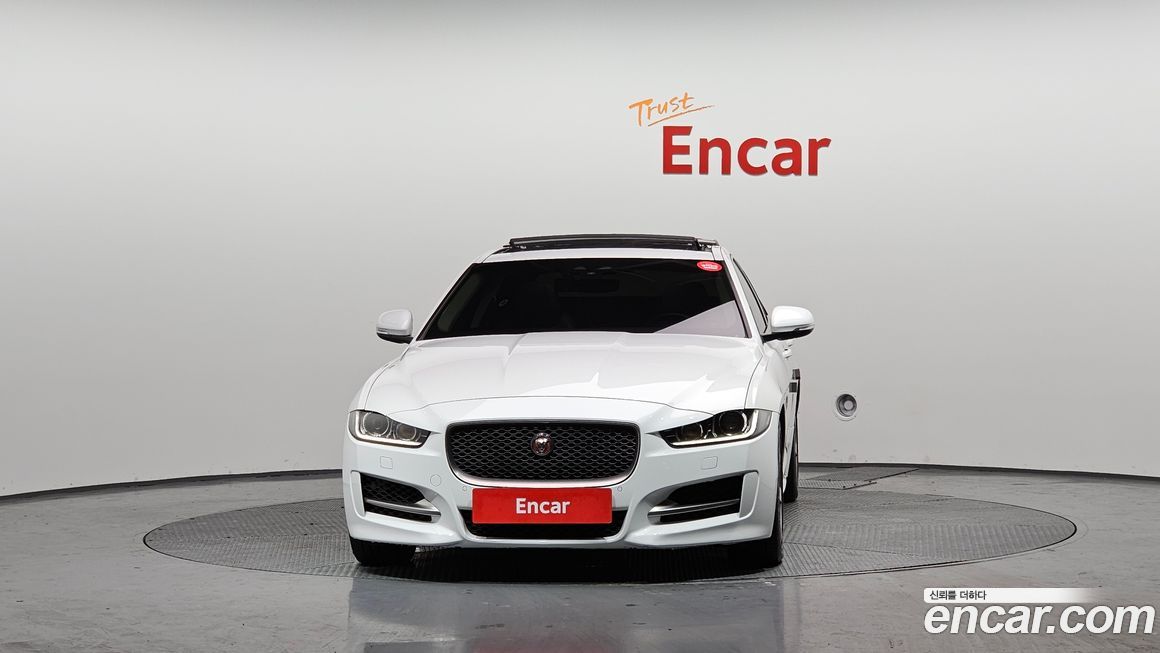 Jaguar XE 2019