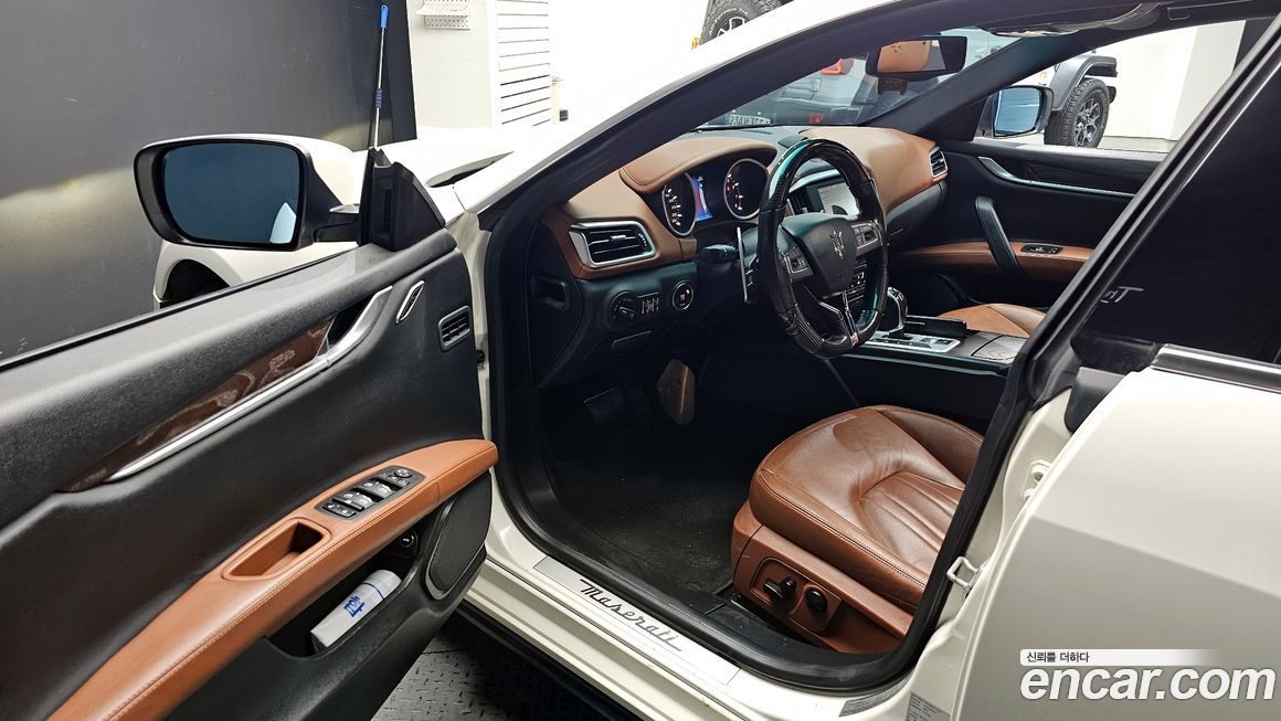 Maserati Ghibli 2015