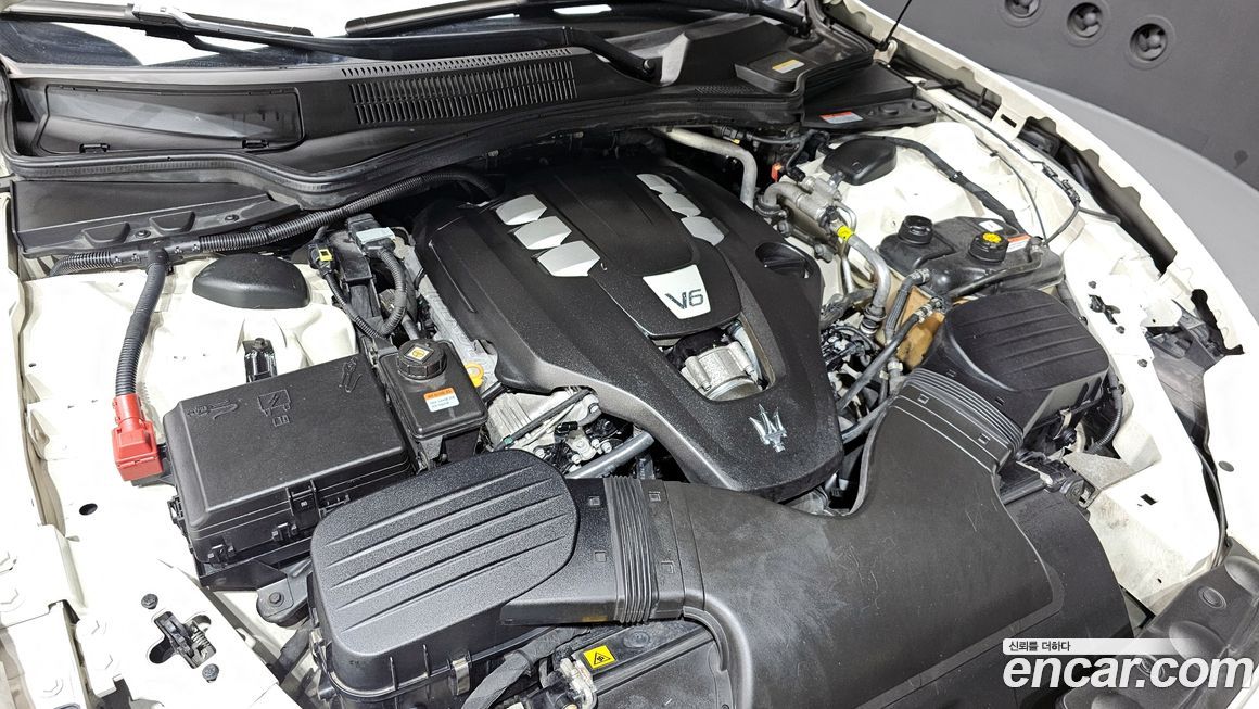 Maserati Ghibli 2015