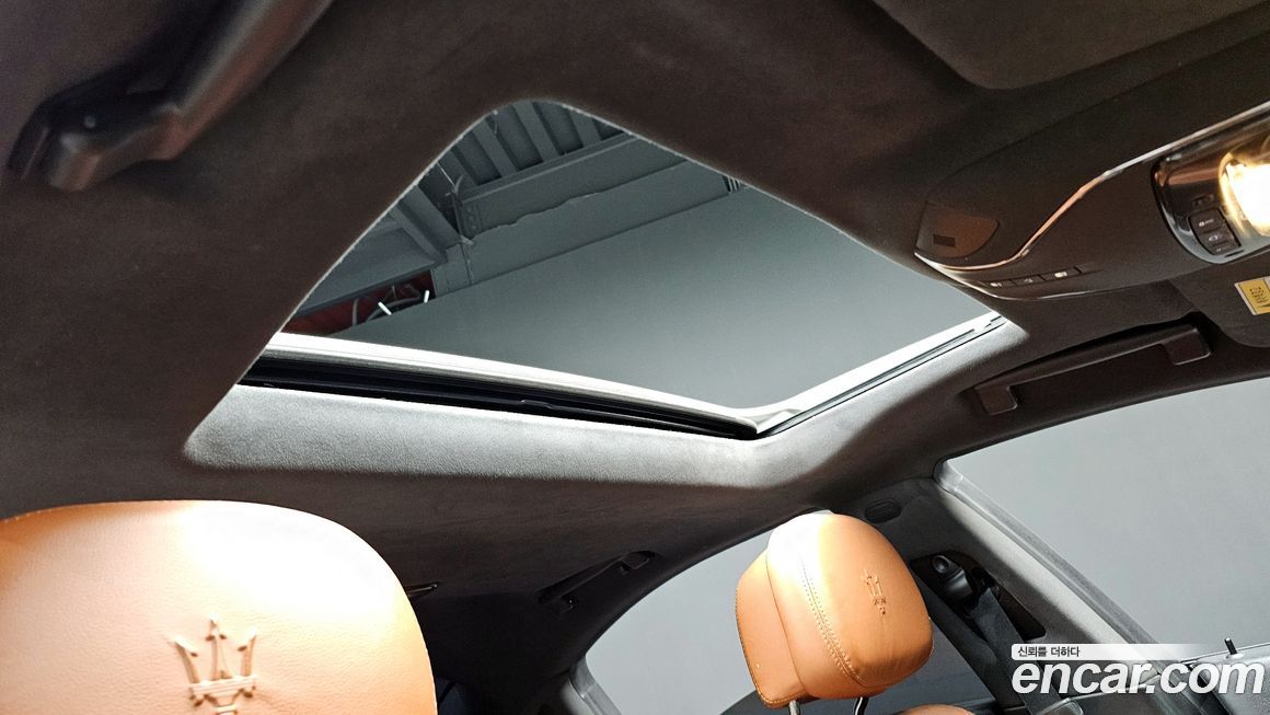 Maserati Ghibli 2015