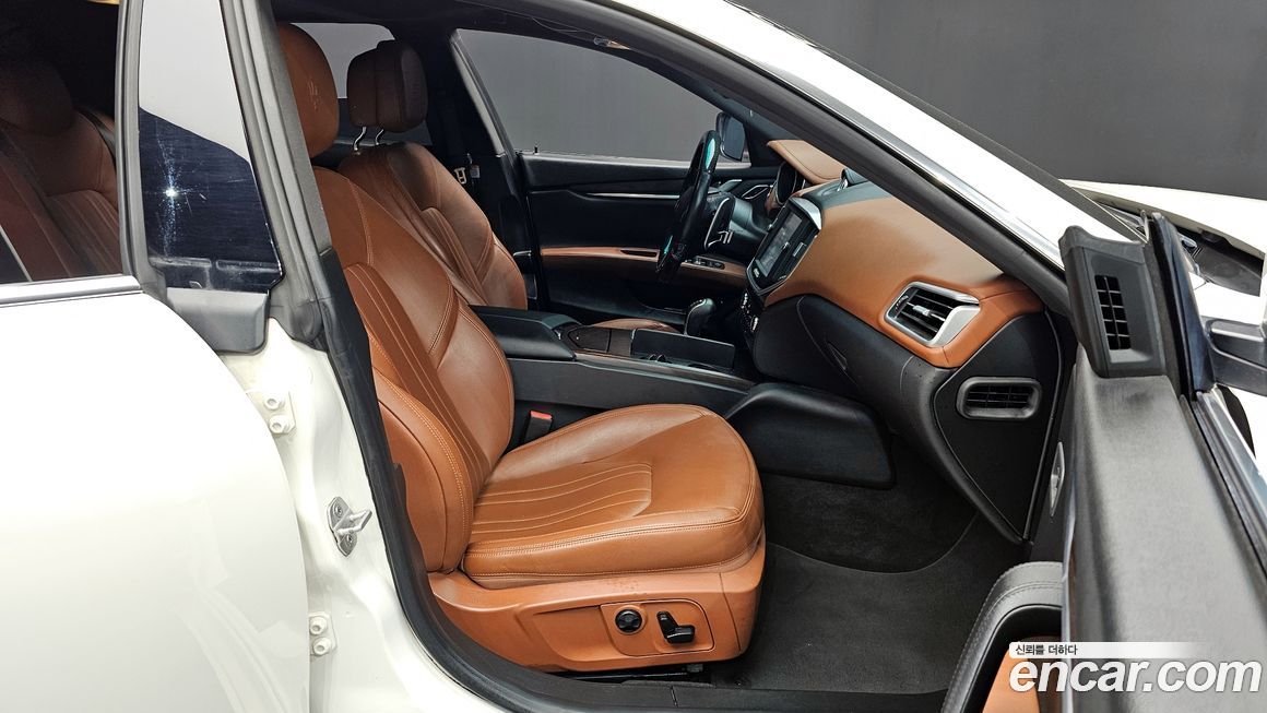 Maserati Ghibli 2015