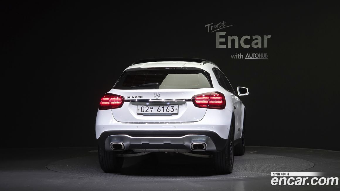 Mercedes-Benz GLA-Class 2019