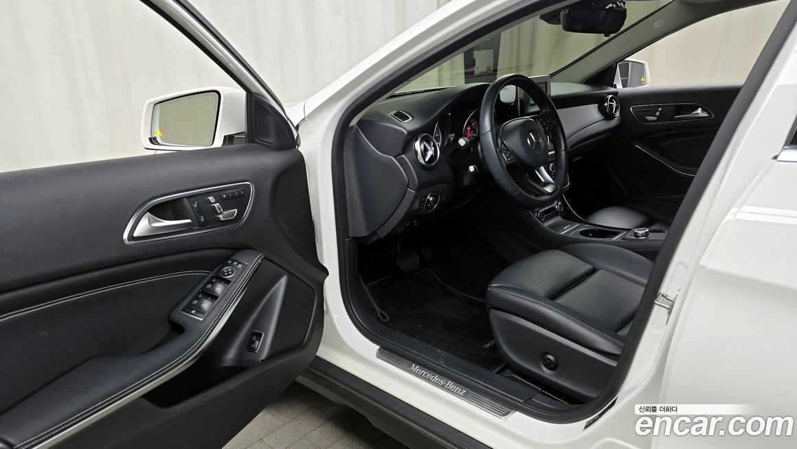 Mercedes-Benz GLA-Class 2019