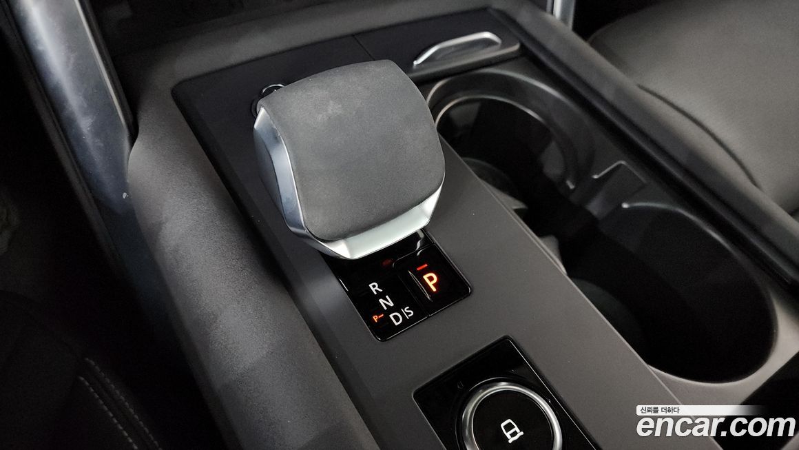 Land Rover Discovery 2023