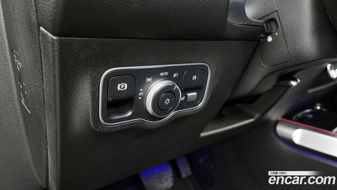 Mercedes-Benz GLB-Class 2020