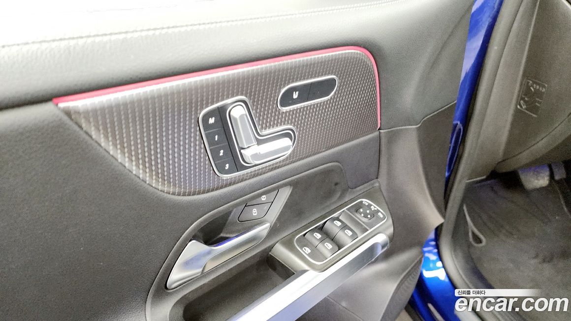 Mercedes-Benz GLB-Class 2020