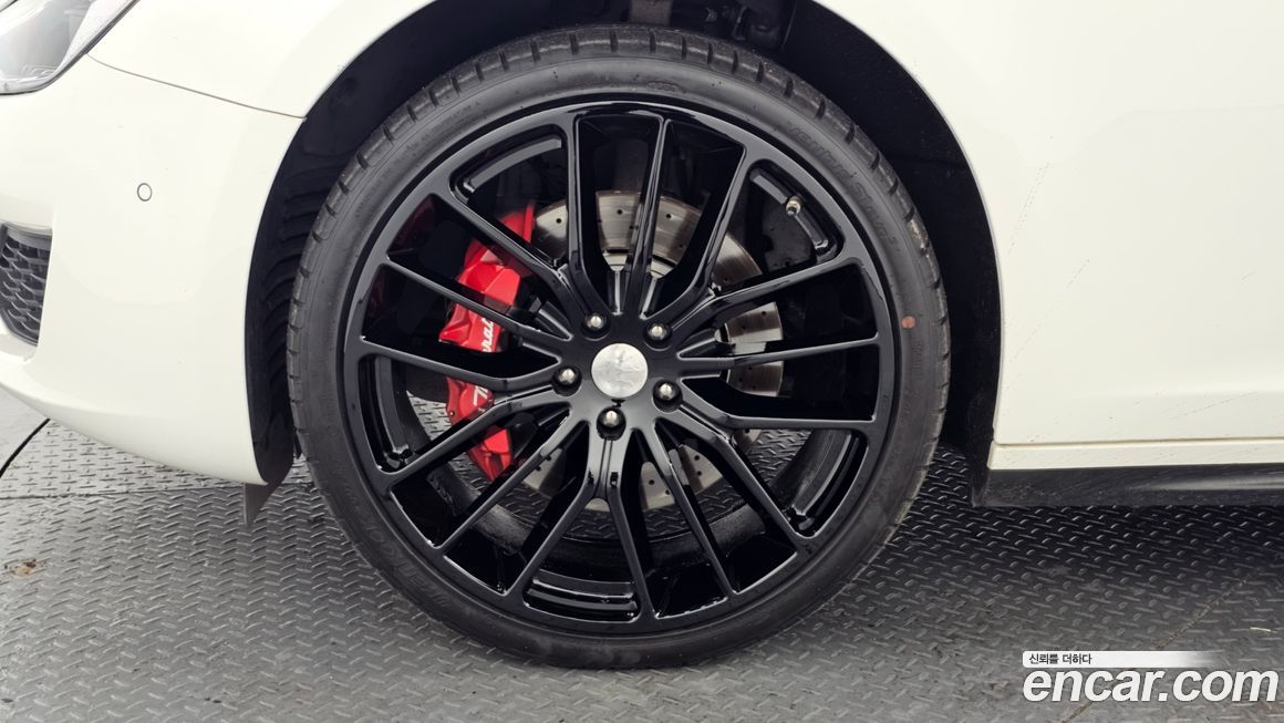 Maserati Ghibli 2019