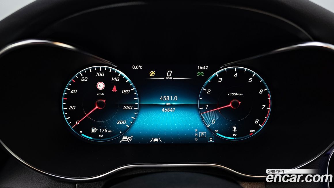 Mercedes-Benz C-Class 2021