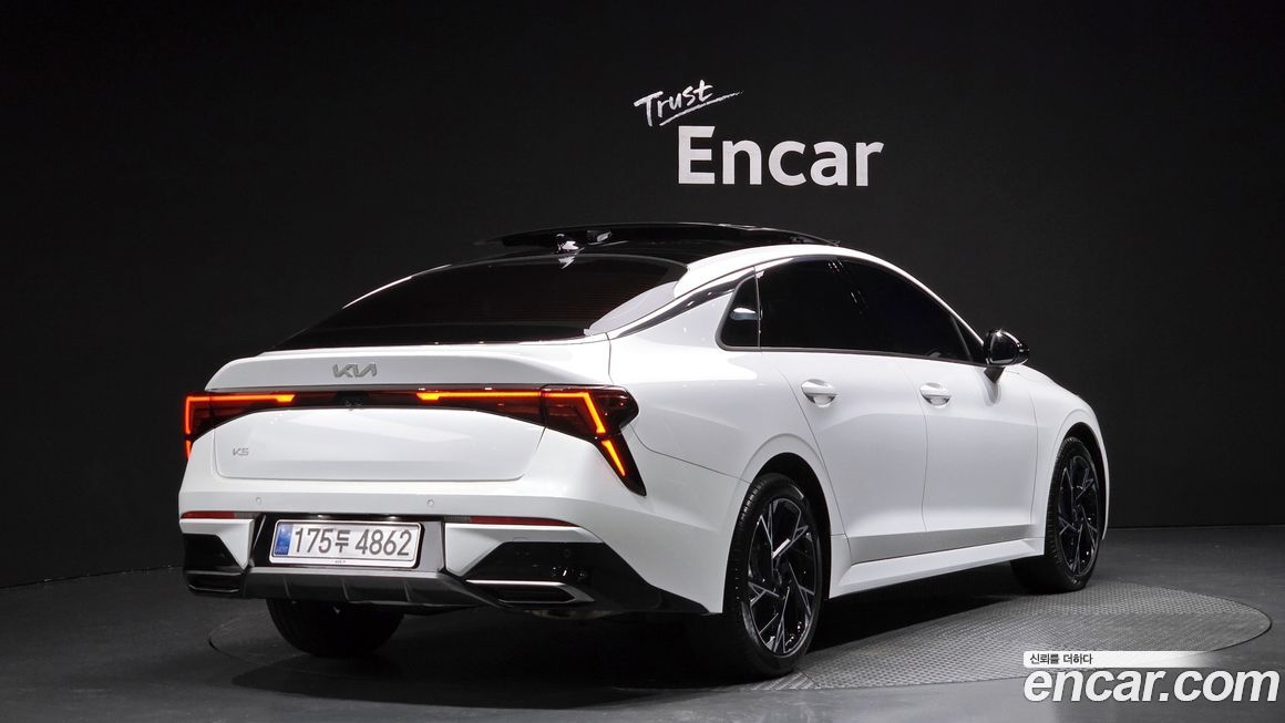 Kia K5 2025